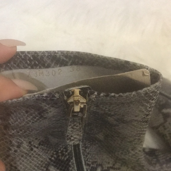 Armani genuine leather, ankle boots, brand new, NO BOX, size 38 (8=US) $275 - Picture 11 of 17